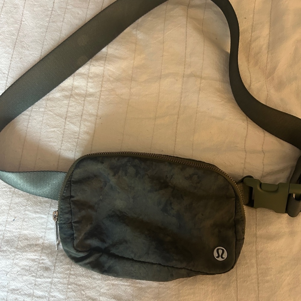 lululemon athletica Green Crossbody Bag